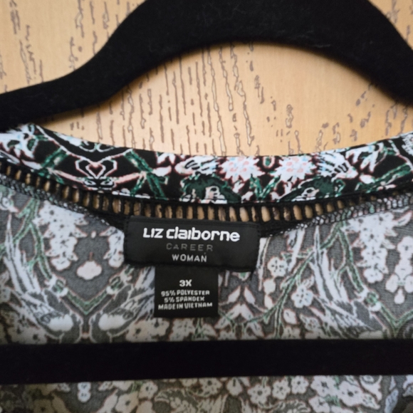 Black and White Patterned Women Top - Picture 3 of 6